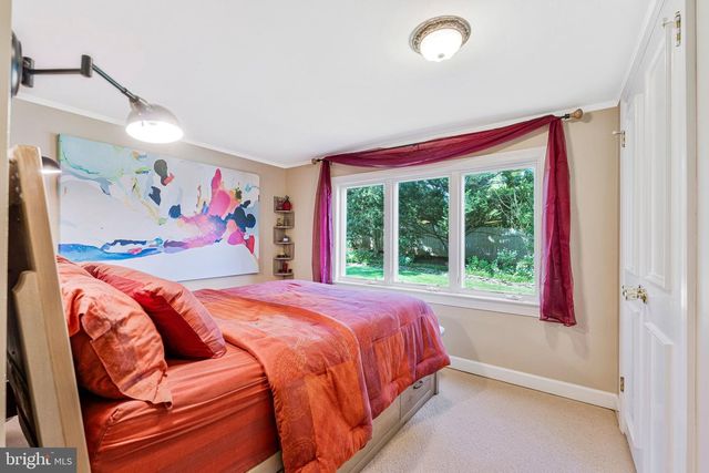 1102 CLOVER DR, Mclean, VA 22101
