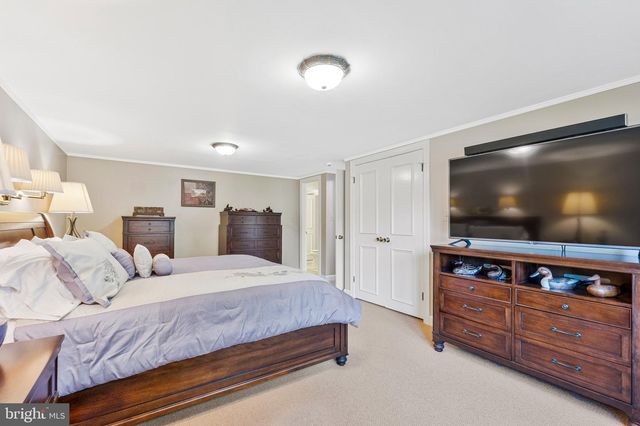 1102 CLOVER DR, Mclean, VA 22101