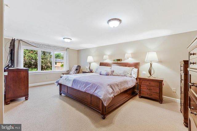 1102 CLOVER DR, Mclean, VA 22101