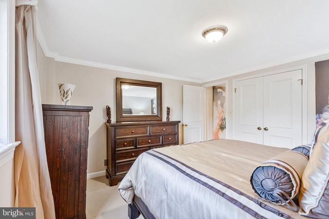 1102 CLOVER DR, Mclean, VA 22101