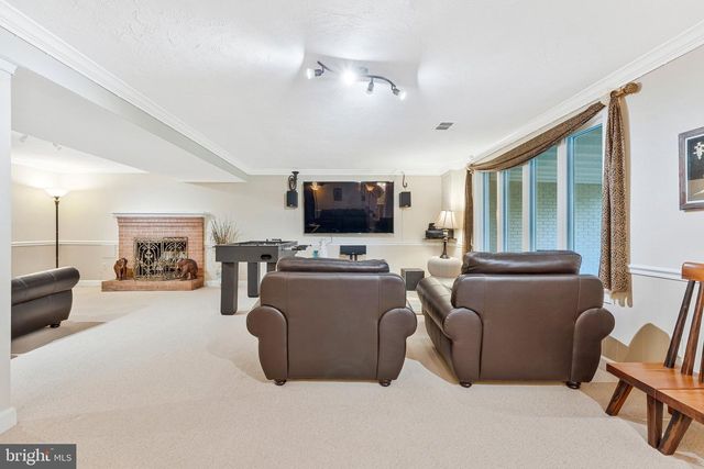 1102 CLOVER DR, Mclean, VA 22101