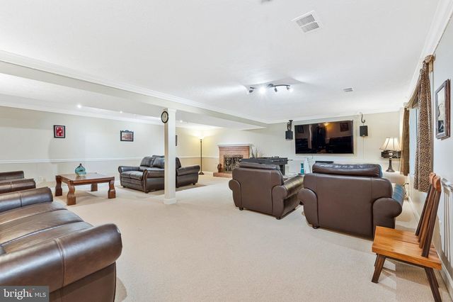 1102 CLOVER DR, Mclean, VA 22101