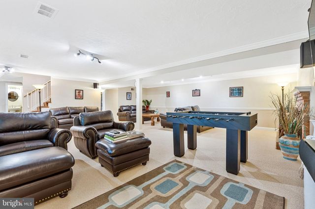 1102 CLOVER DR, Mclean, VA 22101