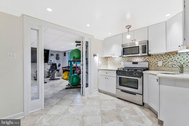 1102 CLOVER DR, Mclean, VA 22101