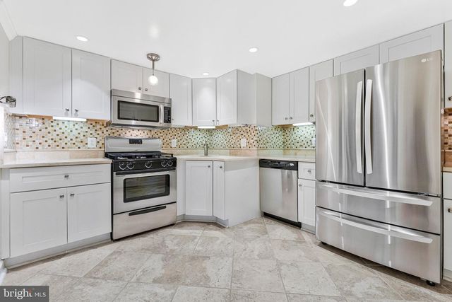 1102 CLOVER DR, Mclean, VA 22101