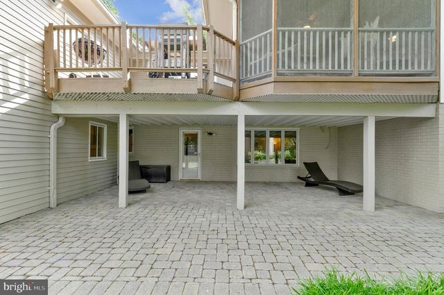 1102 CLOVER DR, Mclean, VA 22101