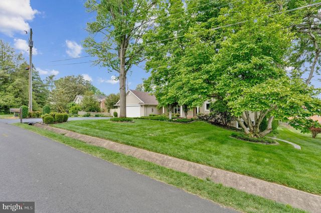 1102 CLOVER DR, Mclean, VA 22101