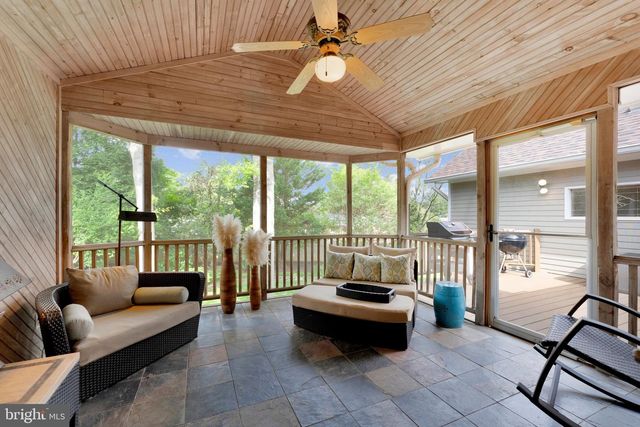 1102 CLOVER DR, Mclean, VA 22101