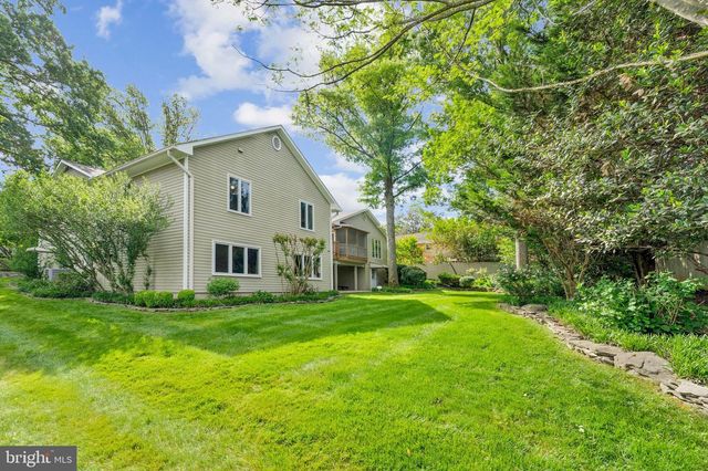1102 CLOVER DR, Mclean, VA 22101