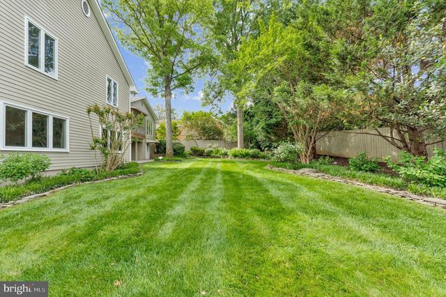 1102 CLOVER DR, Mclean, VA 22101