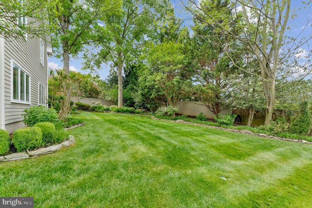 1102 CLOVER DR, Mclean, VA 22101