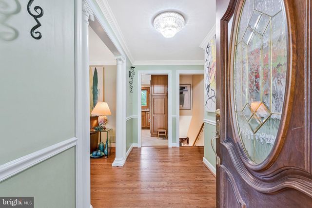 1102 CLOVER DR, Mclean, VA 22101