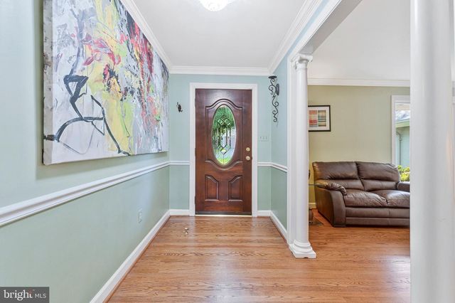1102 CLOVER DR, Mclean, VA 22101