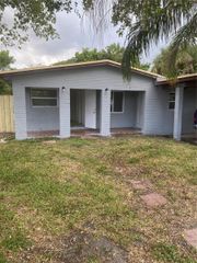 2122 NW 5th St, Pompano Beach, FL 33069