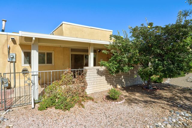 1303 Rio Rancho Drive SE D, Rio Rancho, NM 87124