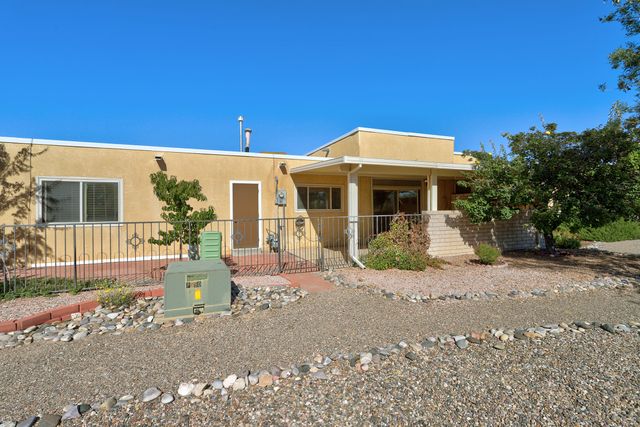 1303 Rio Rancho Drive SE D, Rio Rancho, NM 87124