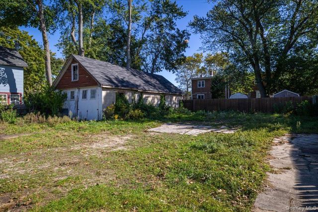 51 Columbia Street, Farmingdale, NY 11735