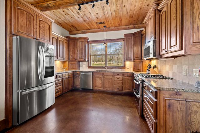 788 RS County Road 3500, Emory, TX 75440