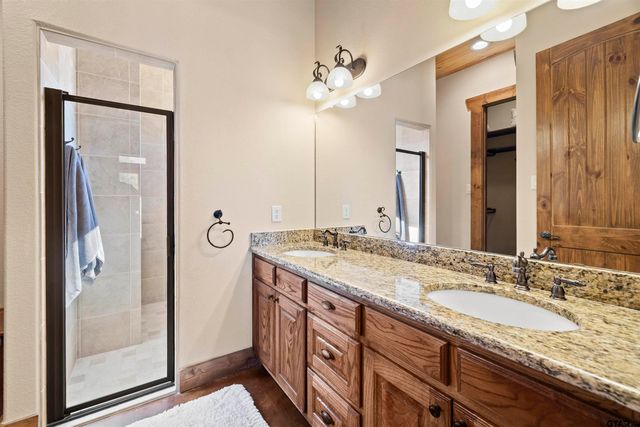 788 RS County Road 3500, Emory, TX 75440