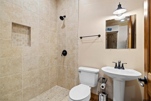 788 RS County Road 3500, Emory, TX 75440