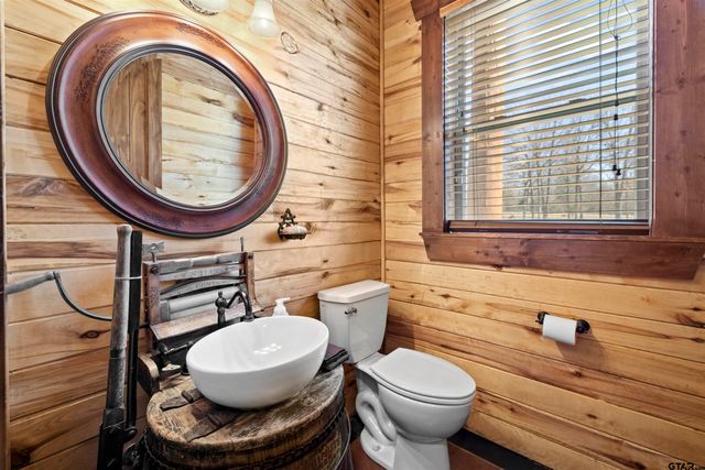 788 RS County Road 3500, Emory, TX 75440