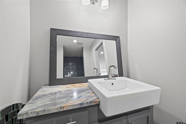 788 RS County Road 3500, Emory, TX 75440