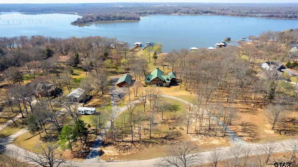 788 RS County Road 3500, Emory, TX 75440