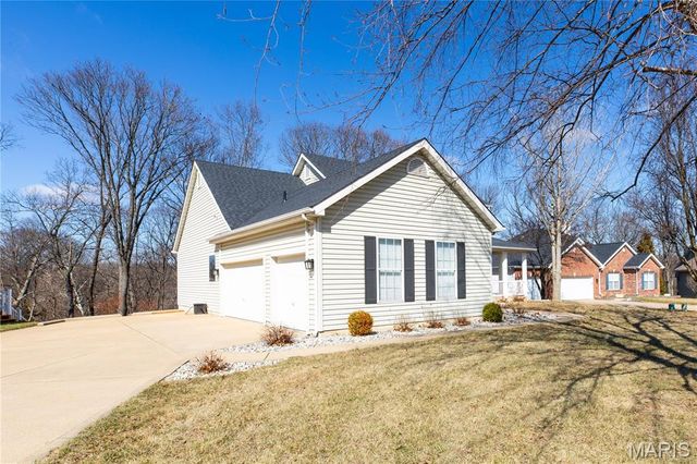 3978 Millers Crossing, St Charles, MO 63304