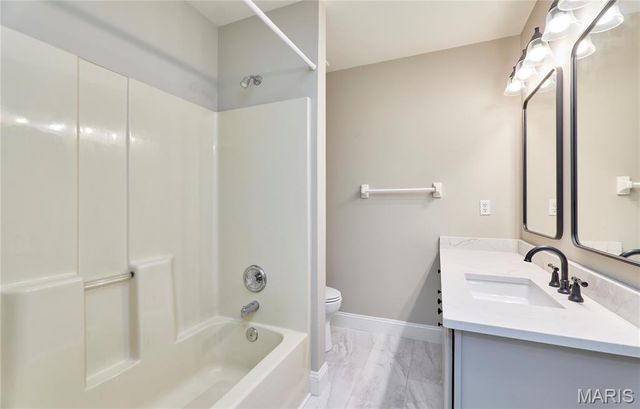 3978 Millers Crossing, St Charles, MO 63304