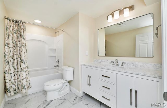 3978 Millers Crossing, St Charles, MO 63304