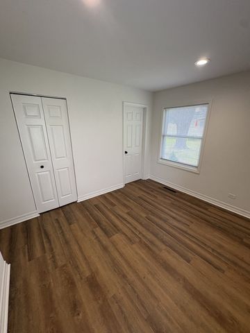 3420 Greenbriar Drive, Glenview, IL 60025