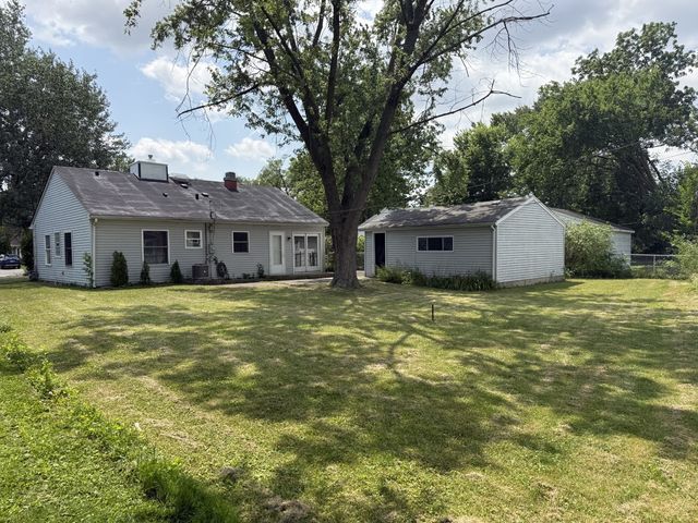 3420 Greenbriar Drive, Glenview, IL 60025