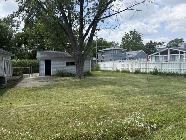 3420 Greenbriar Drive, Glenview, IL 60025