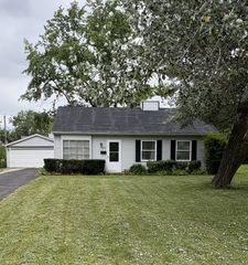 3420 Greenbriar Drive, Glenview, IL 60025