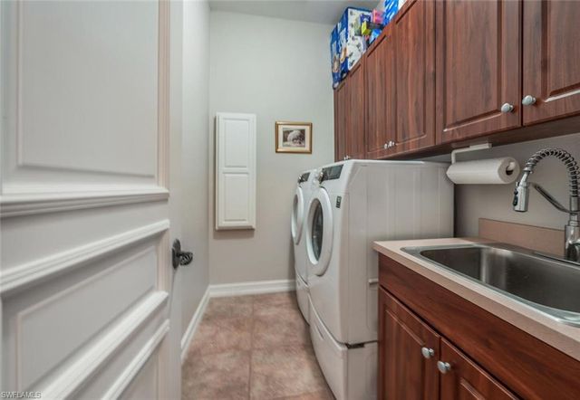 5727 Riverside DR, Cape Coral, FL 33904