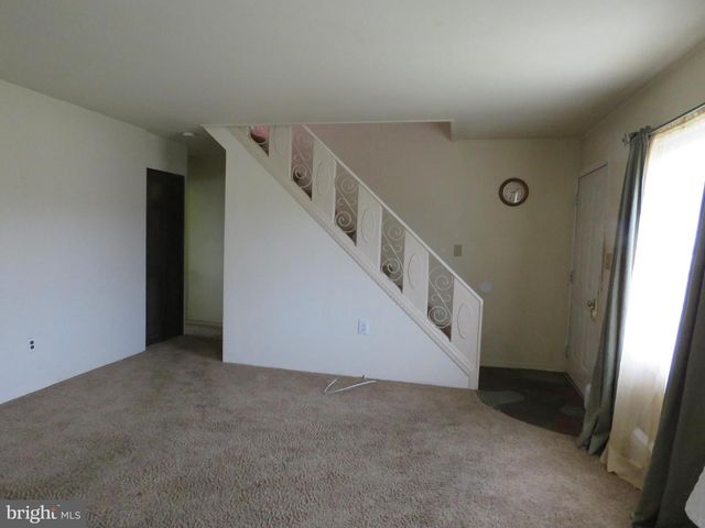 35 PARKSIDE CIR, Levittown, PA 19056