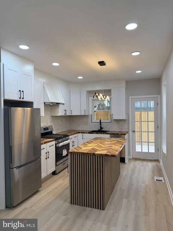 1630 N NEWKIRK ST, Philadelphia, PA 19121