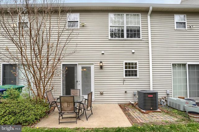 6312 DARLINGTON DR, Harrisburg, PA 17112