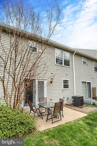 6312 DARLINGTON DR, Harrisburg, PA 17112