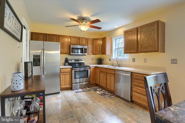 6312 DARLINGTON DR, Harrisburg, PA 17112