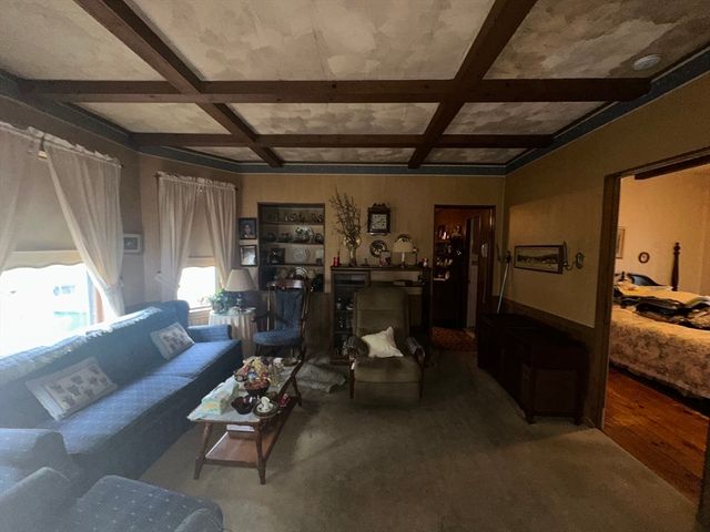 15 Crowley St, Lowell, MA 01852
