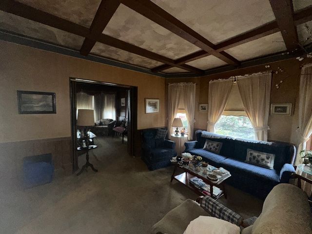 15 Crowley St, Lowell, MA 01852