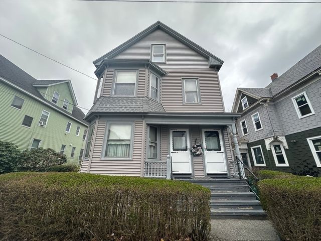 15 Crowley St, Lowell, MA 01852