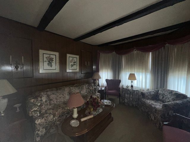 15 Crowley St, Lowell, MA 01852