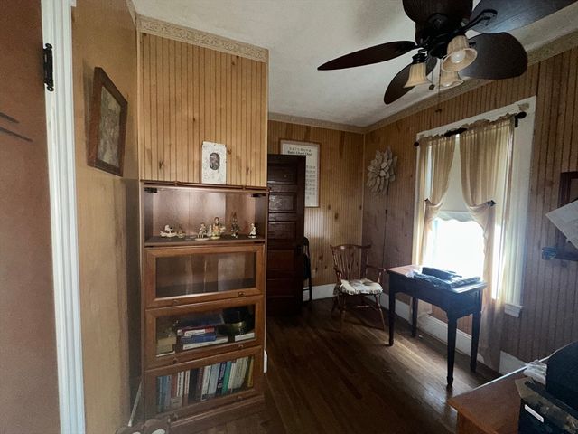 15 Crowley St, Lowell, MA 01852