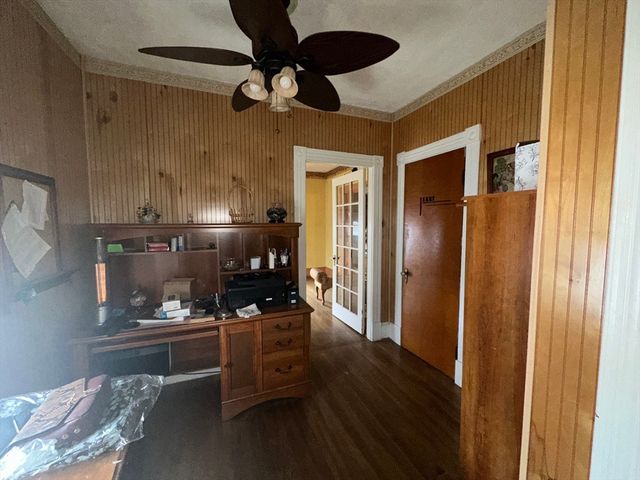 15 Crowley St, Lowell, MA 01852