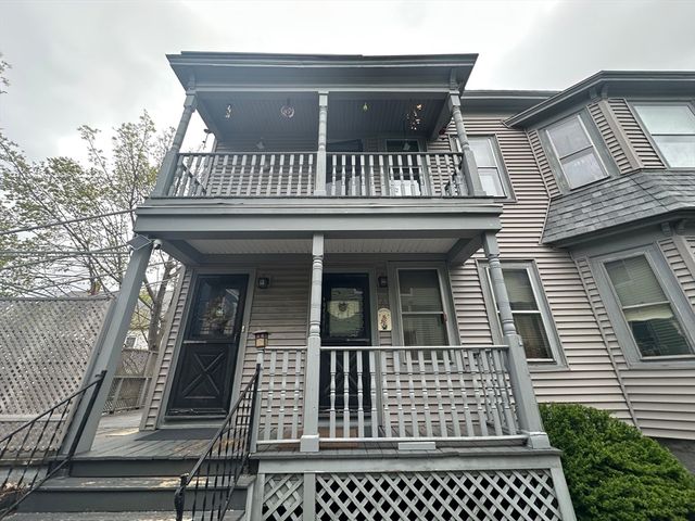 15 Crowley St, Lowell, MA 01852