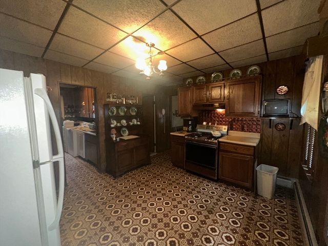 15 Crowley St, Lowell, MA 01852