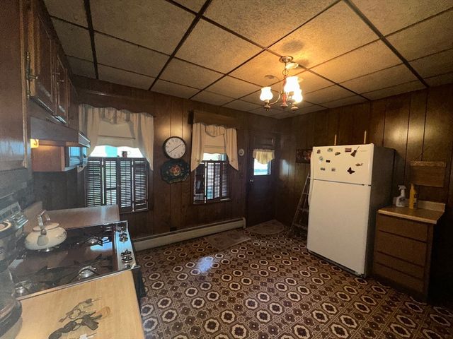 15 Crowley St, Lowell, MA 01852