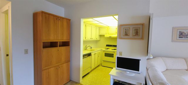 160 Fanshaw D 160, Boca Raton, FL 33434